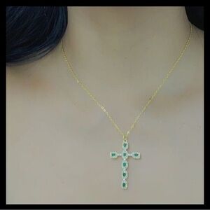 FASHION J. SIMULATED EMERALD NECKLACE CROSS PENDANT STAINLESS STEEL GOLD PLATED